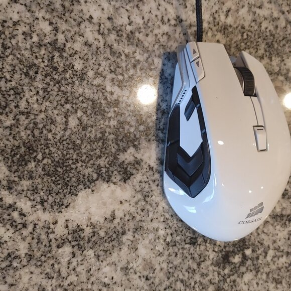 Corsair Gaming Mouse M95 - Picture 2 of 5